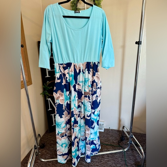 Dunea Dresses & Skirts - Floral print blue maxi dress sz 2x